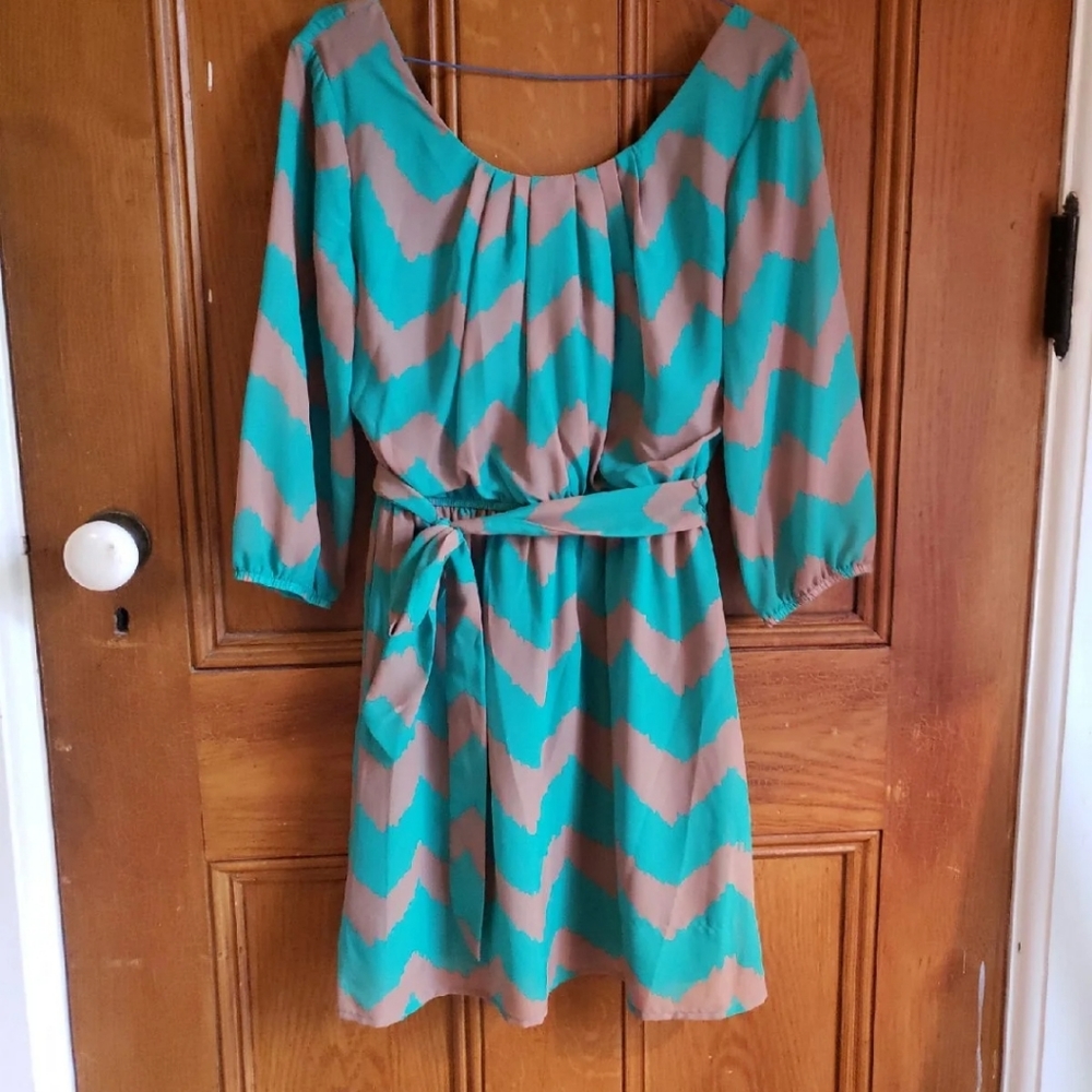 Lily Rose green/teal and tan chevron dress